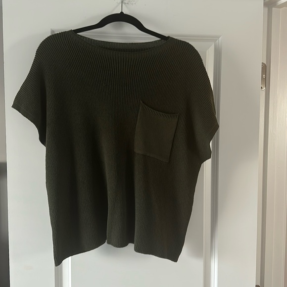 Sweaters - NWOT Cropped short sleeve sweater size XL